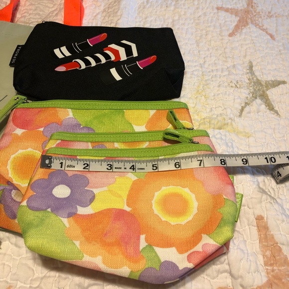 Bundle of makeup bags and small reusable tote bag - Picture 3 of 4